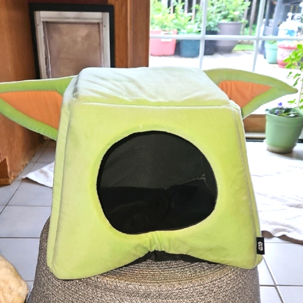 Star Wars THE CHILD Pet Cave Bed - Picture 8 of 8